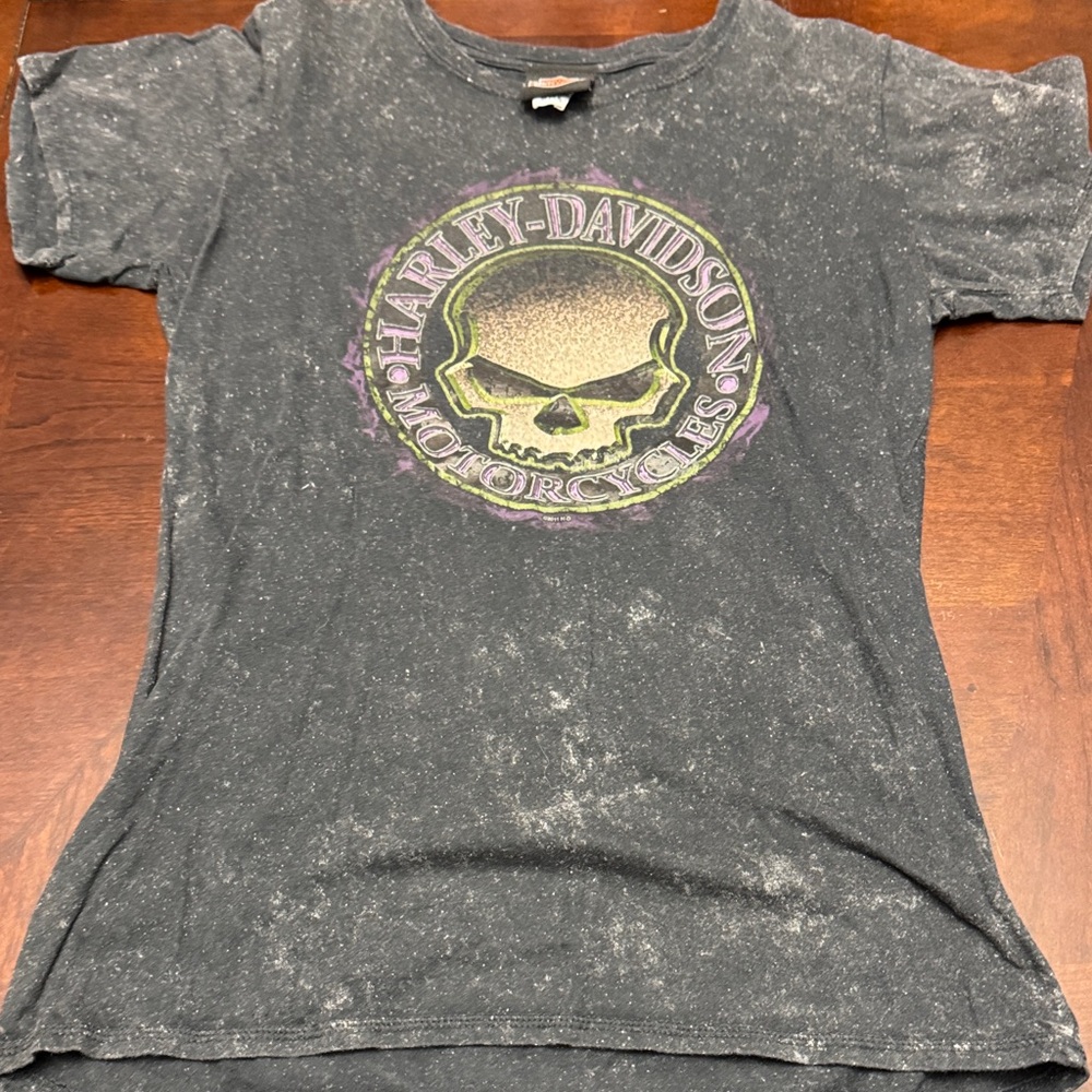 Harley-Davidson Woman’s Distressed Black Skull Tee